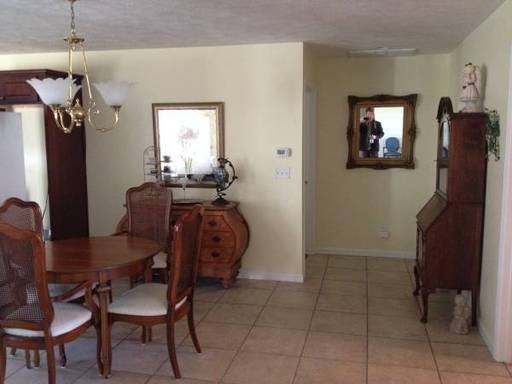 210 Breeze Dr - Photo 3 of 9