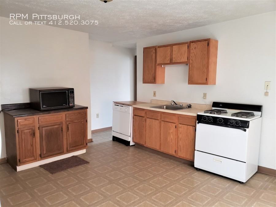 1930 Arlington Ave - Photo 3 of 15