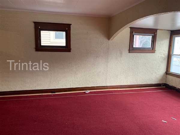 54 Wakefield Ave - Photo 2 of 9