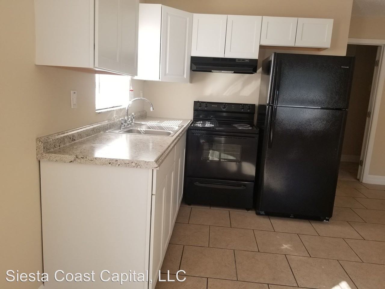 5855 High St - Photo 3 of 8