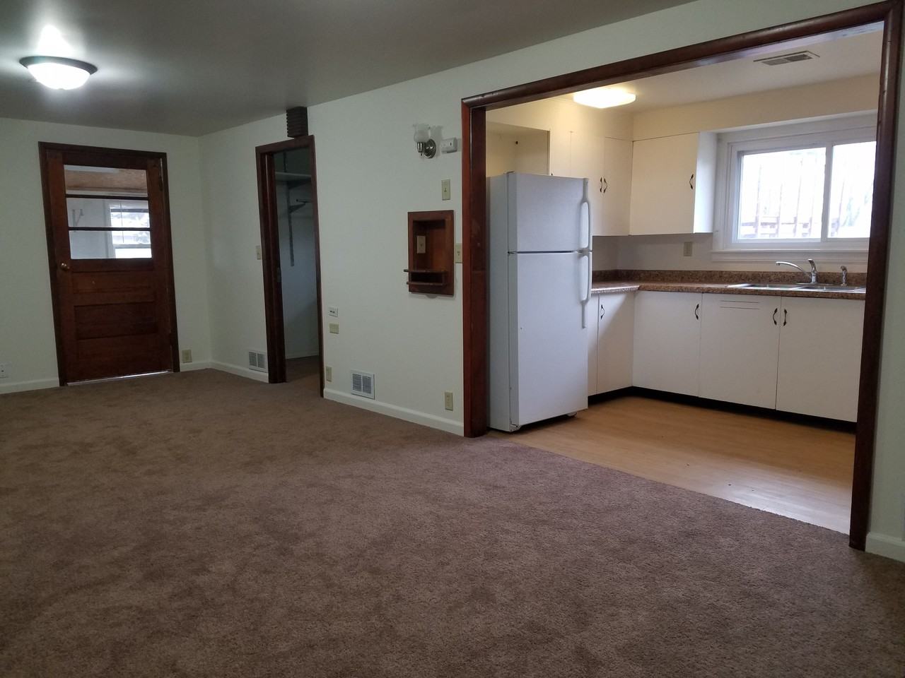 1707 NE Frontage Rd - Photo 3 of 10