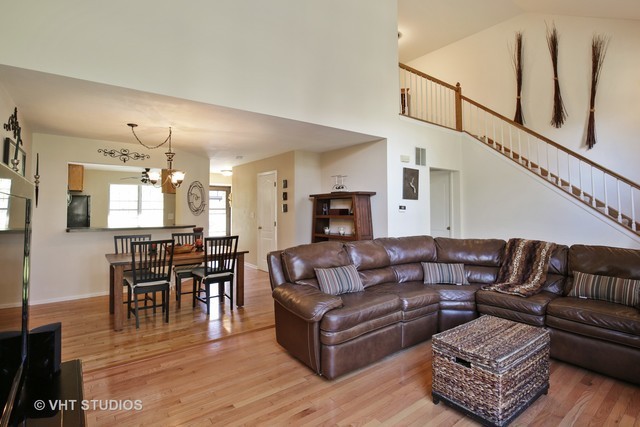 226 Wildwood Ct - Photo 3 of 15