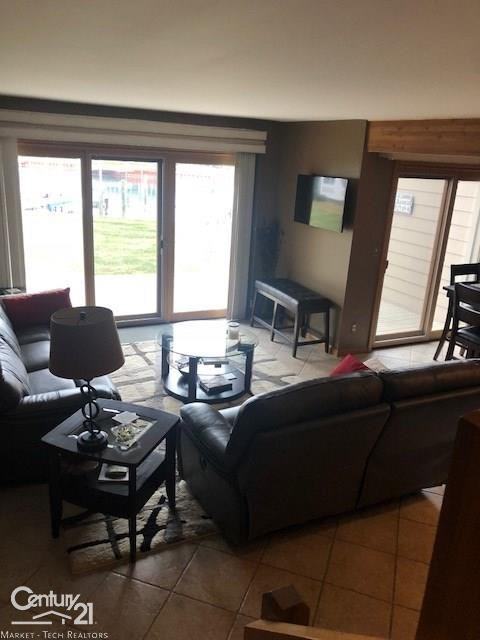 7218 Harbor Dr #10 - Photo 3 of 24