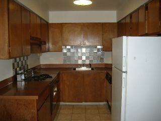 1123 SE 27th Ave - Photo 3 of 10