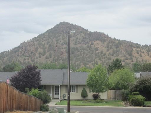 820 NE Aspen St - Photo 2 of 14