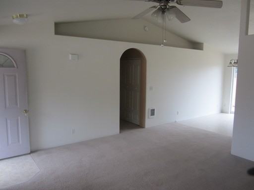 820 NE Aspen St - Photo 3 of 14