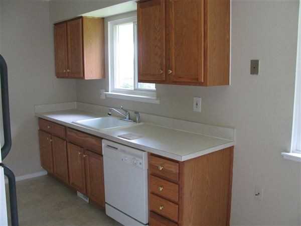 15681 Meadow St - Photo 3 of 10