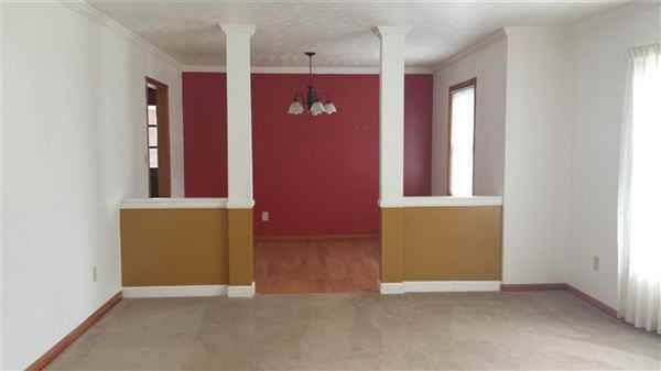 604 Parkway Dr - Photo 2 of 16