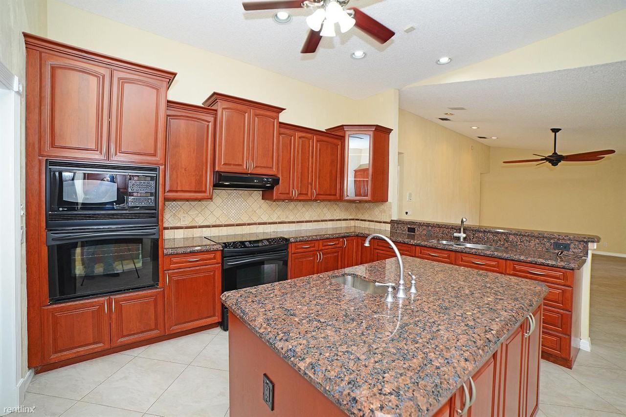 10464 Milburn Ln - Photo 3 of 48