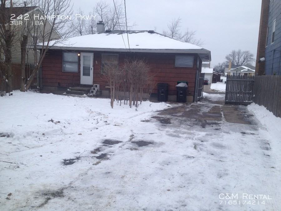 242 Hampton Pkwy - Photo 3 of 15