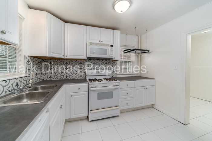 2806 Cleburne St - Photo 2 of 28