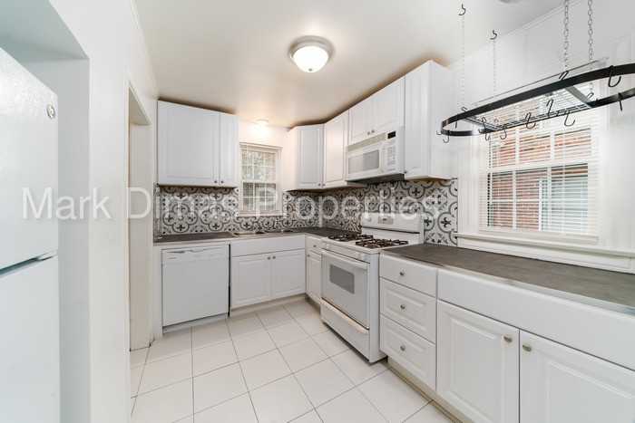 2806 Cleburne St - Photo 3 of 28