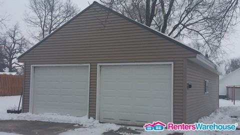 515 W 2nd St - Photo 3 of 21