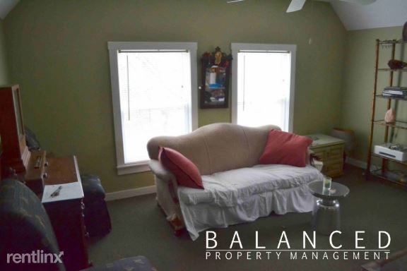 321 Funston St - Photo 2 of 10