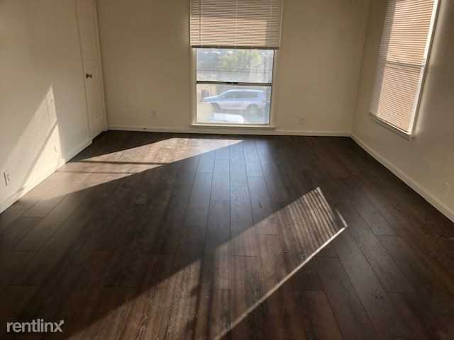 14527 Hartland St - Photo 3 of 7