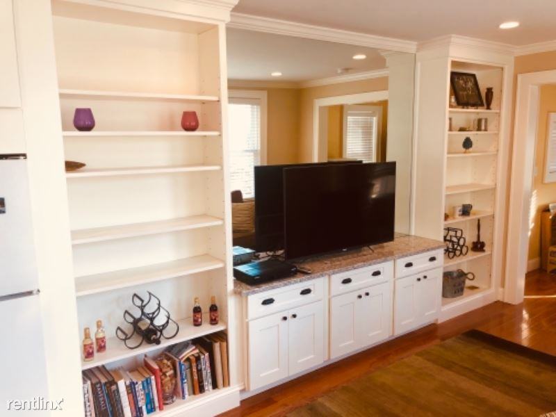 129 S Kensico Ave - Photo 3 of 10