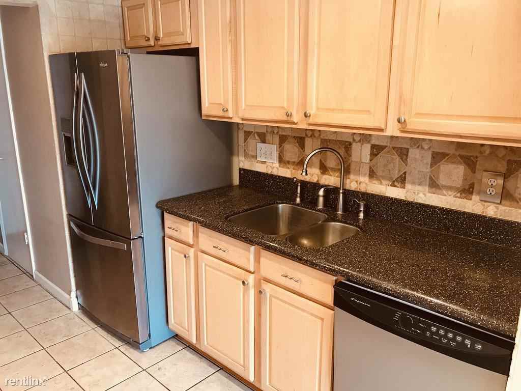 1657 Moravian St - Photo 3 of 30