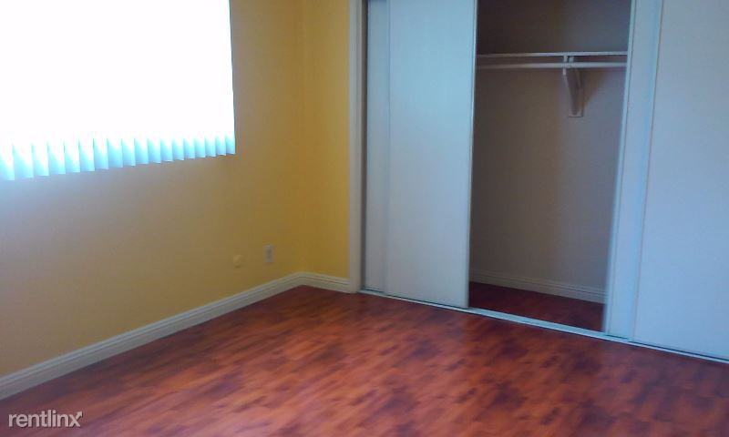 1334 W 93rd St - Photo 3 of 6