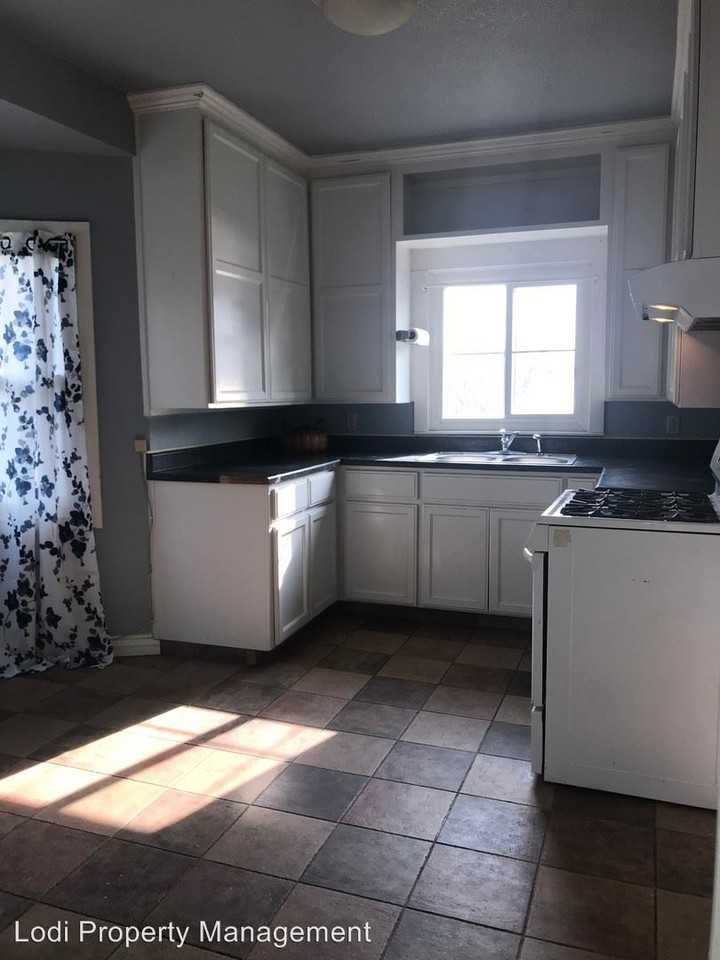 108 4th St - Photo 3 of 20