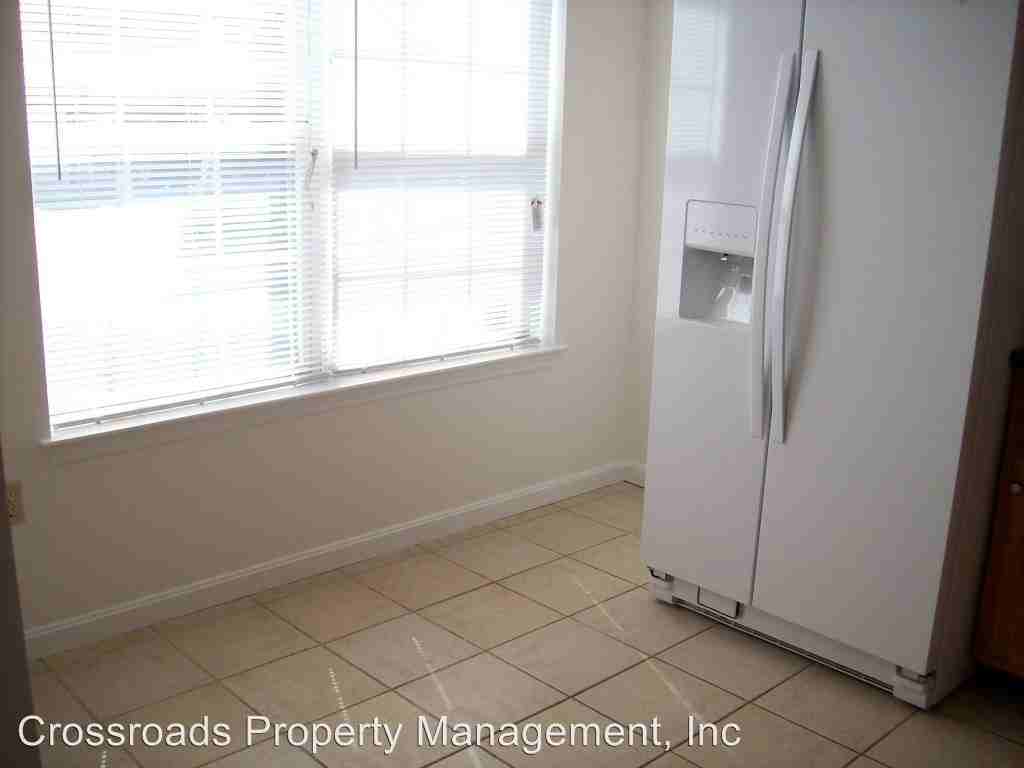 173 Federal Way - Photo 3 of 7