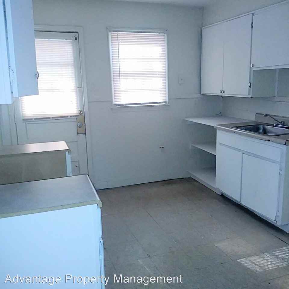 2311 E Warren St - Photo 2 of 2