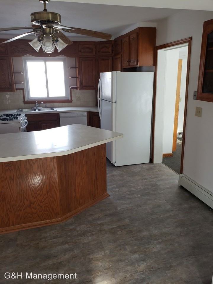 503 Shumway Ave - Photo 2 of 12