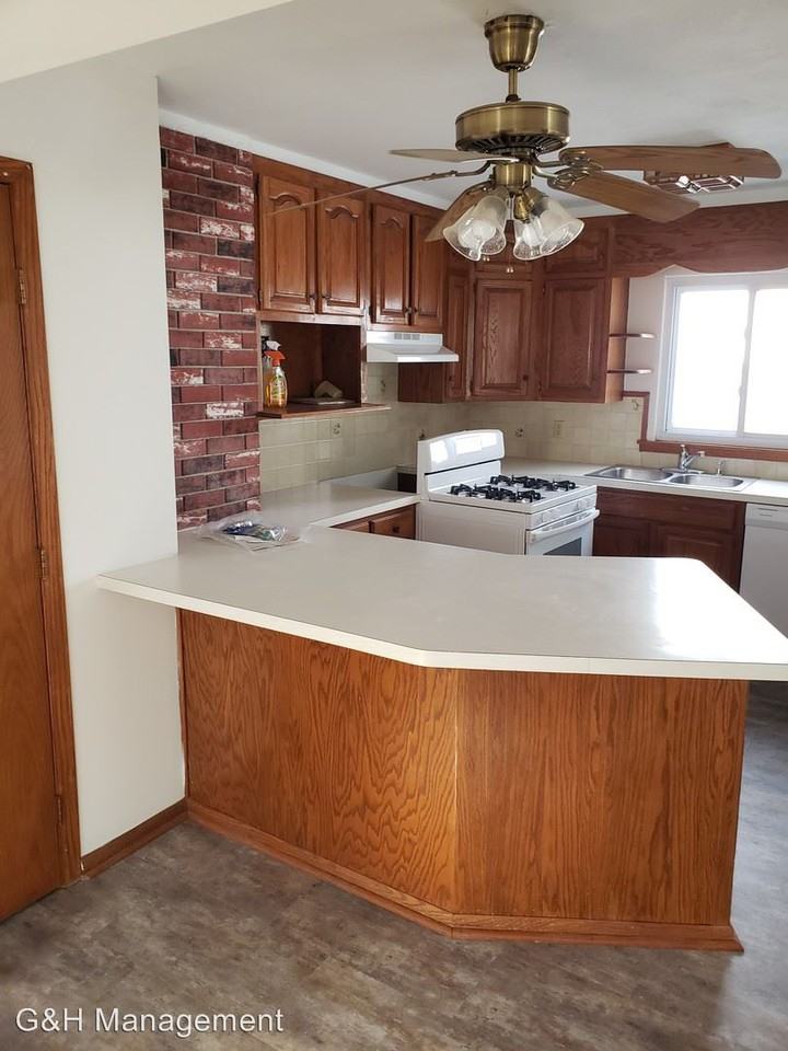 503 Shumway Ave - Photo 3 of 12