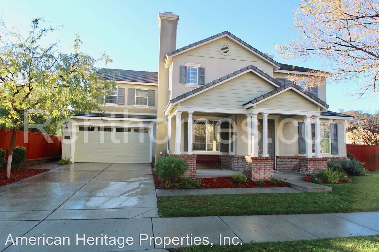 2921 Murcott Way - Photo 3 of 6