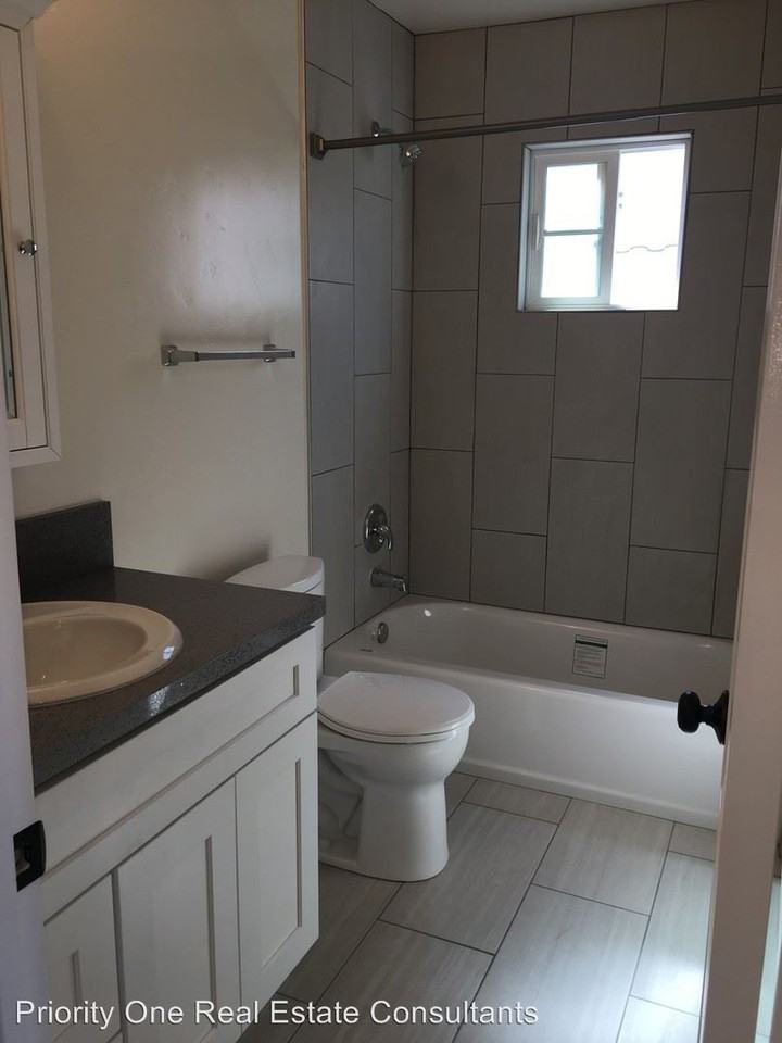 515 Ivy Lane - Photo 2 of 12