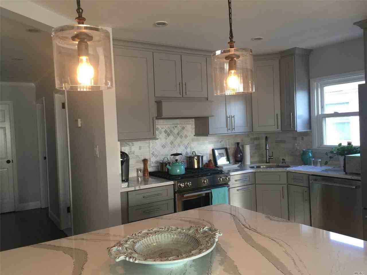 7 Gibson Blvd - Photo 2 of 6