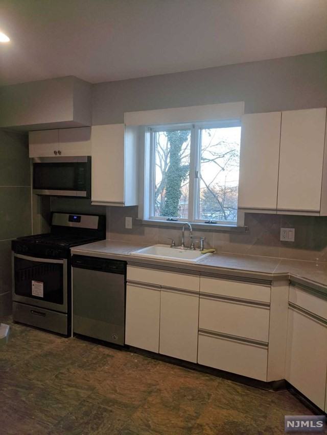 120 Midland Ave - Photo 3 of 8