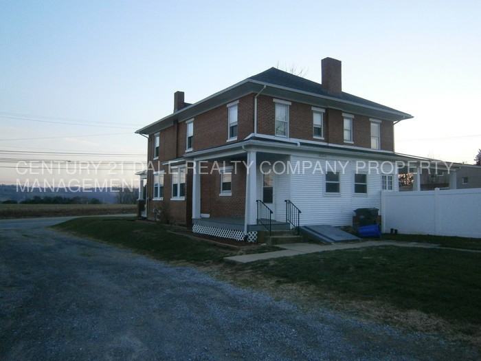 515 E Market St - Photo 2 of 18