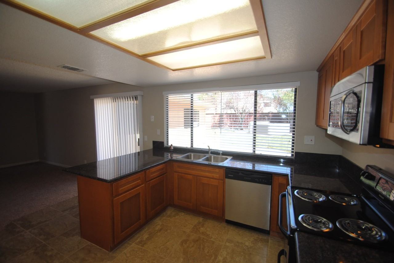 674 Grider Dr - Photo 2 of 17