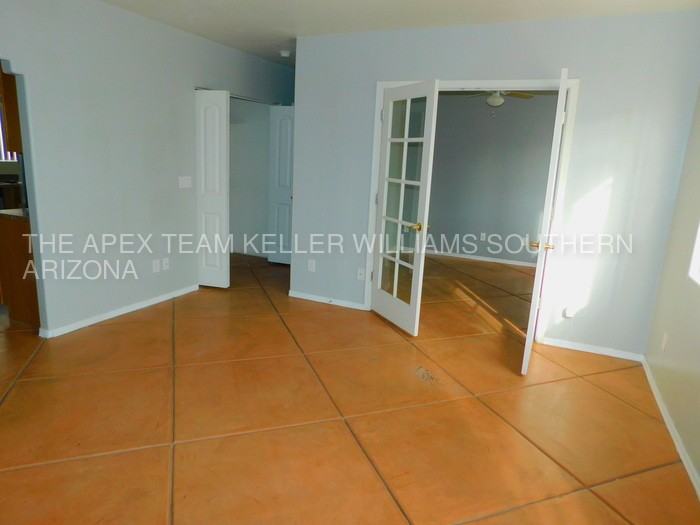 1412 W St Clair St - Photo 2 of 17