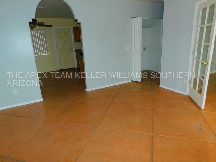 1412 W St Clair St - Photo 3 of 17