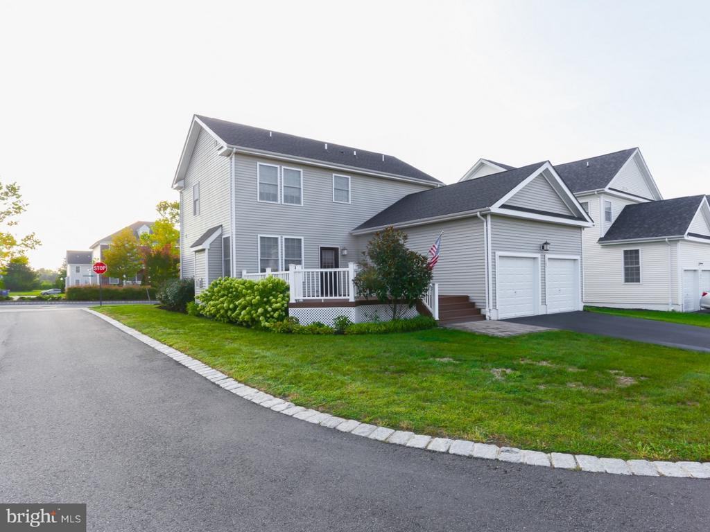 102 Preservation Blvd - Photo 3 of 19