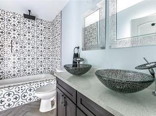 2325 Alvar St - Photo 2 of 7