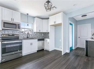 2325 Alvar St - Photo 3 of 7