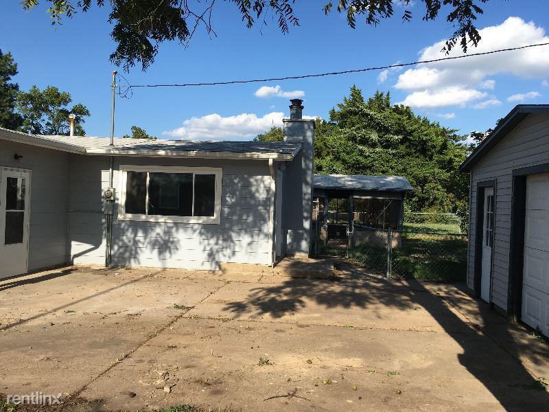 517 W 15th St - Photo 3 of 11