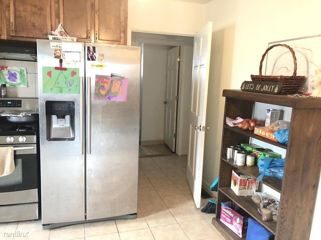 127 Republic Ave - Photo 2 of 22