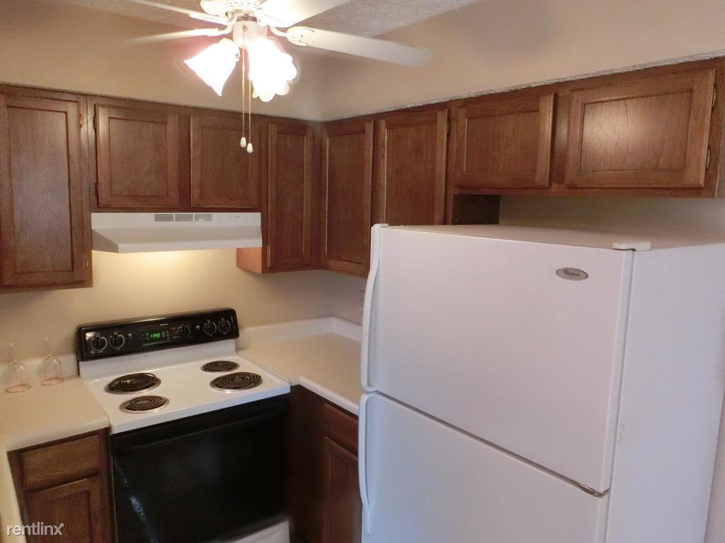 1695 Queensbridge Dr - Photo 2 of 10