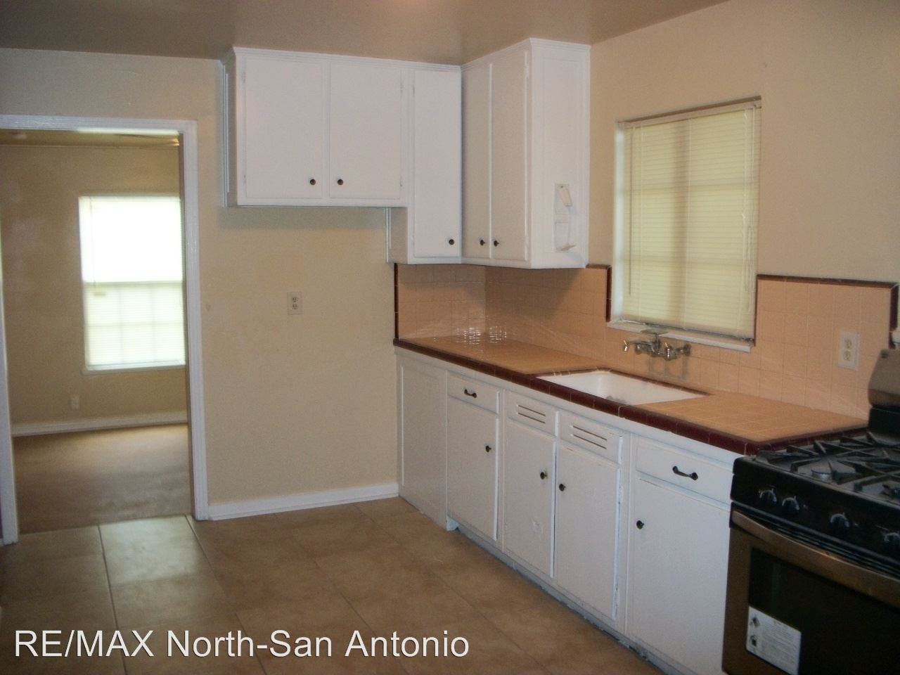 244 Charcliff Dr - Photo 3 of 8