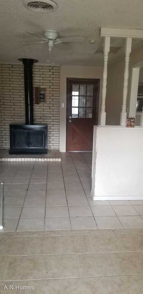 4502 Versailles Dr - Photo 3 of 8