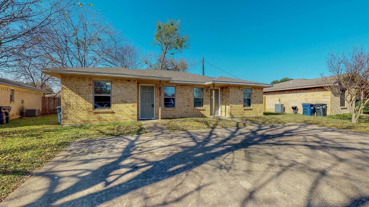 1613 Cloverdale Ct - Photo 2 of 19