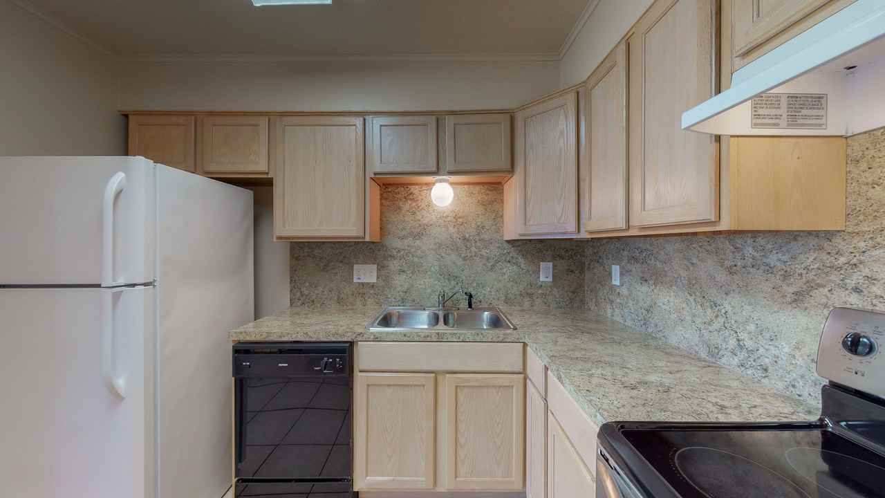 1613 Cloverdale Ct - Photo 3 of 19