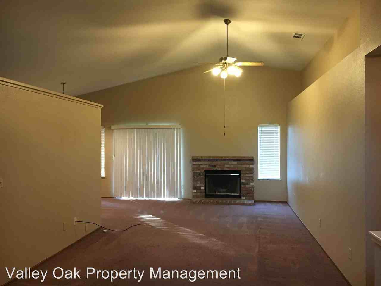 3925 Red Gum Ct - Photo 3 of 8
