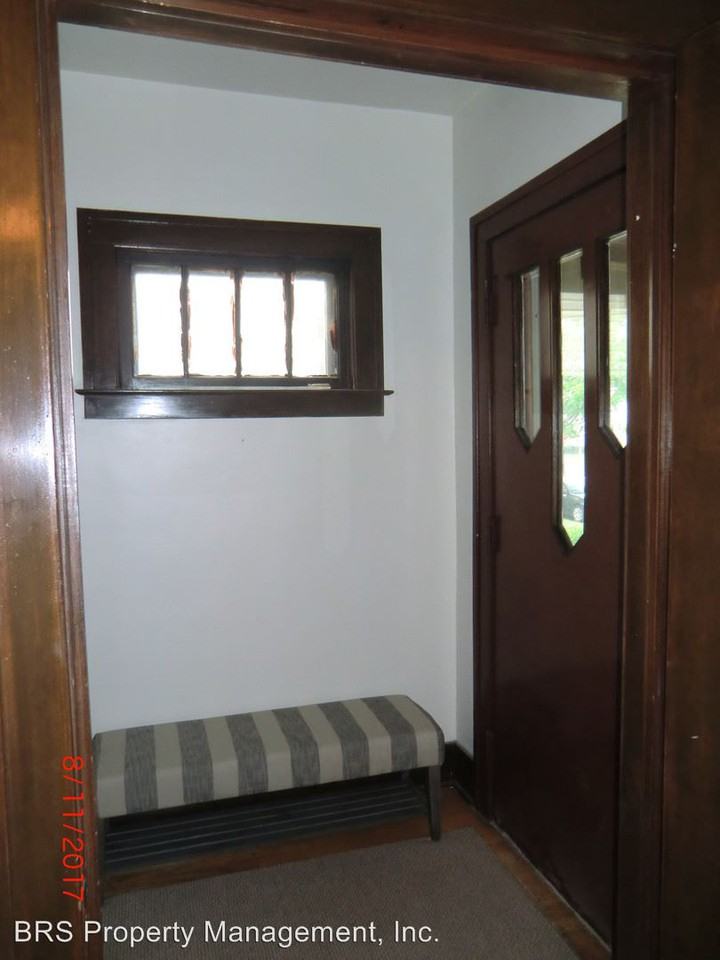 1255 Beaconsfield Ave - Photo 3 of 20