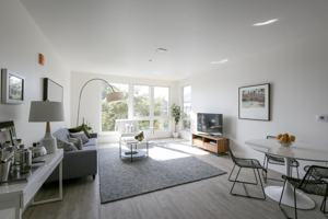 featured image of 3250 Hollis St