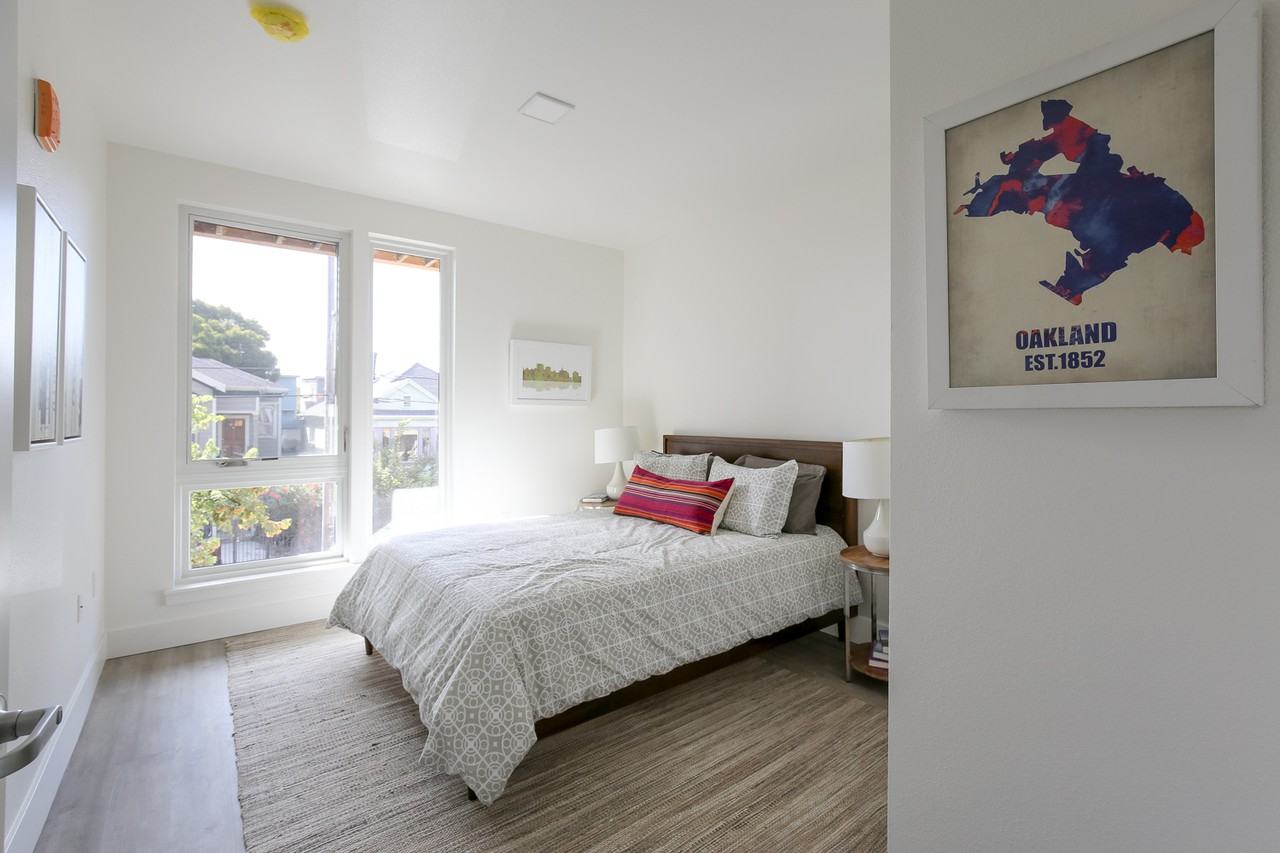 Hollis Oak - Photo 5 of 25