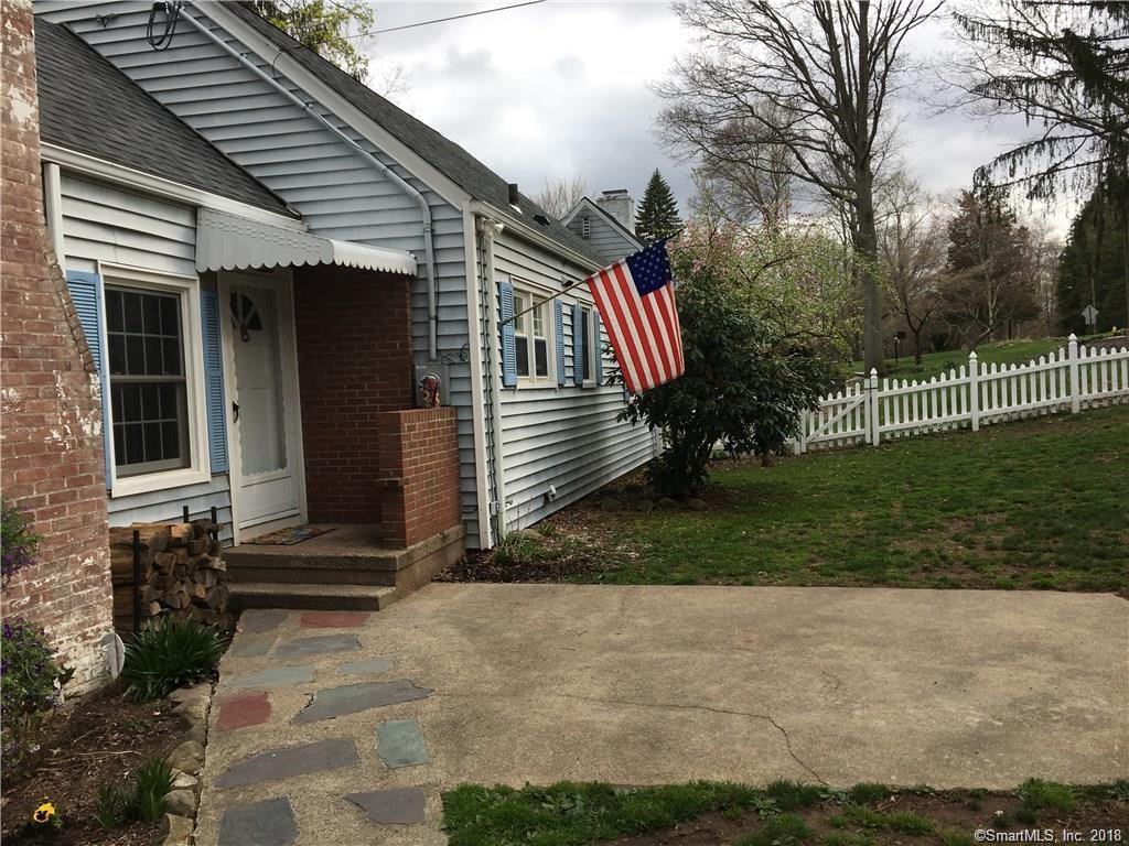 1065 Hartford Turnpike - Photo 2 of 27